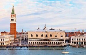 Voyage-Biennale-de-Venise-1